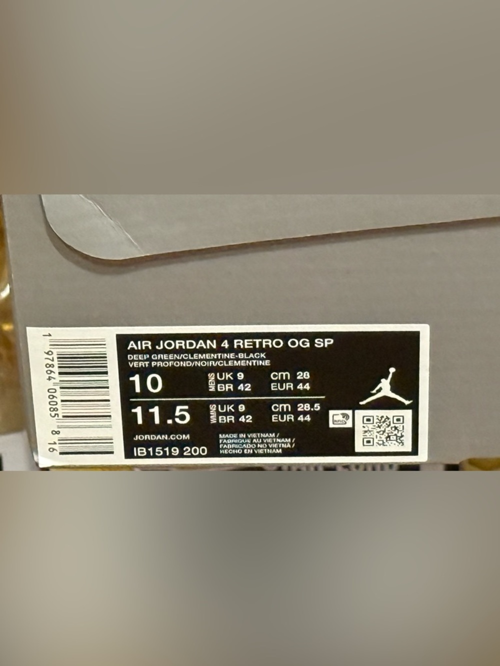 Undefeated x Air Jordan 4 Retro 2025 Green - Size 10 - Brand new with Box - Picture 11 of 14
